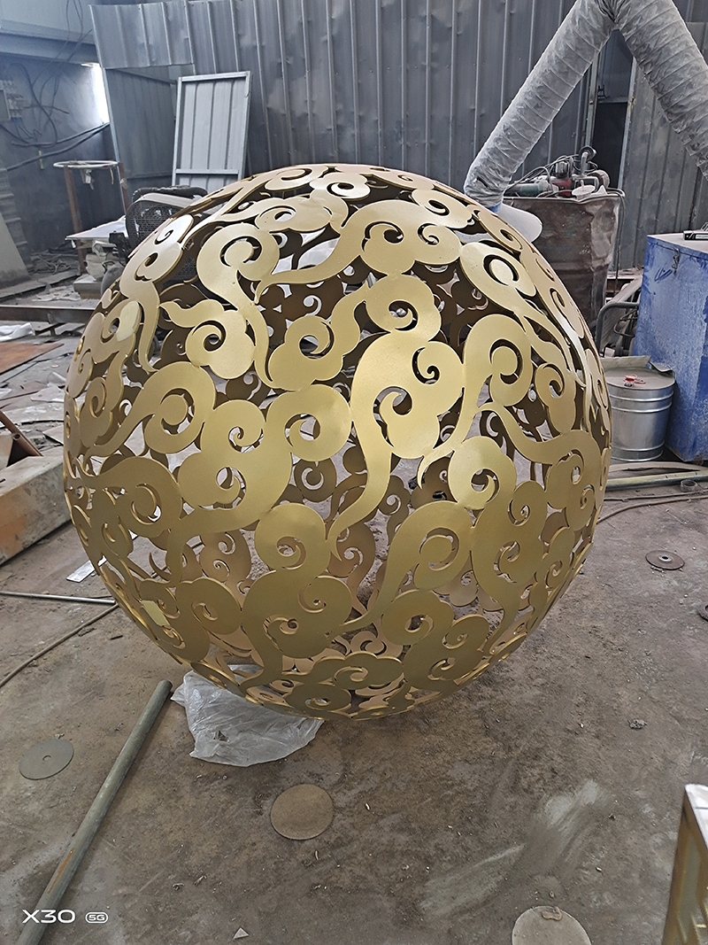 不锈钢镂空球雕塑