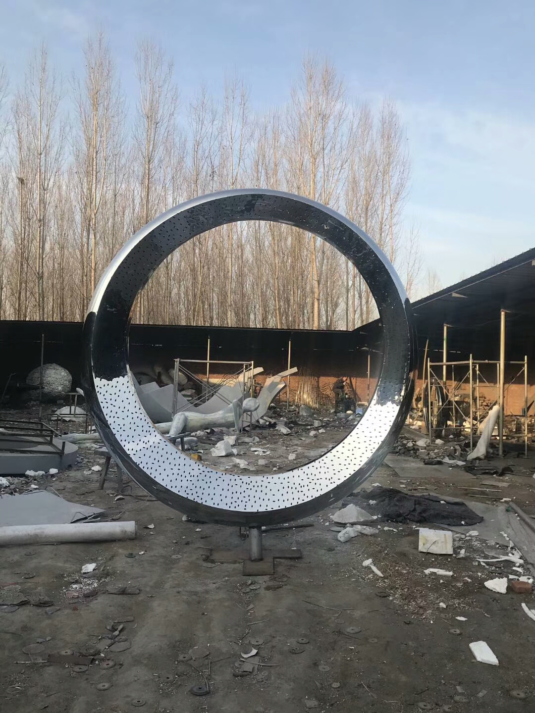 不锈钢球形环形雕塑