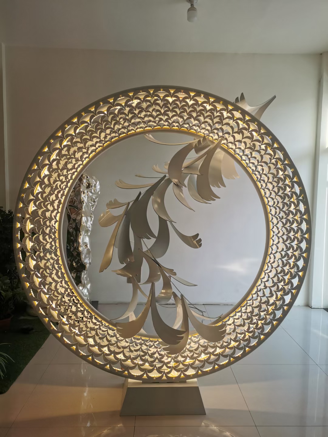 不锈钢球形环形雕塑