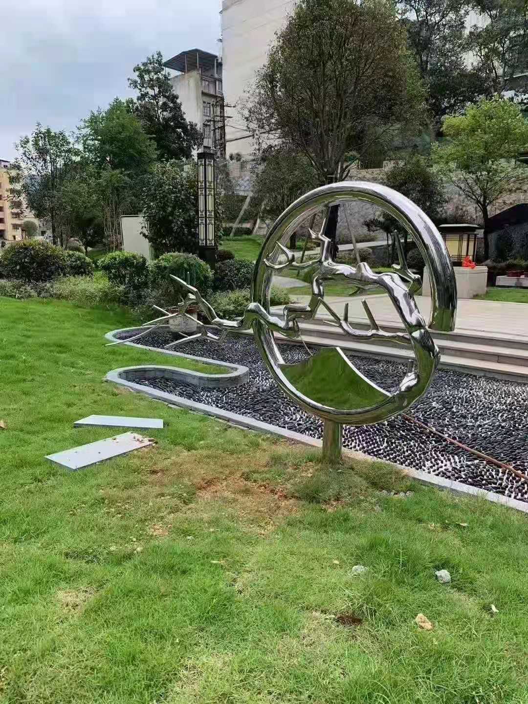 不锈钢球形环形雕塑