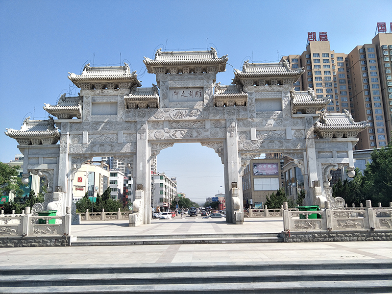 牌楼雕塑