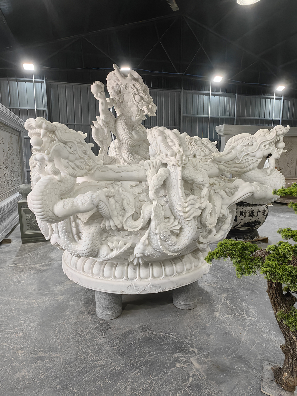 汉白玉九龙缸雕塑