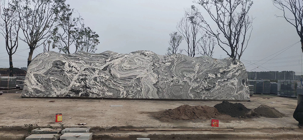 河南省新乡市公园雕塑