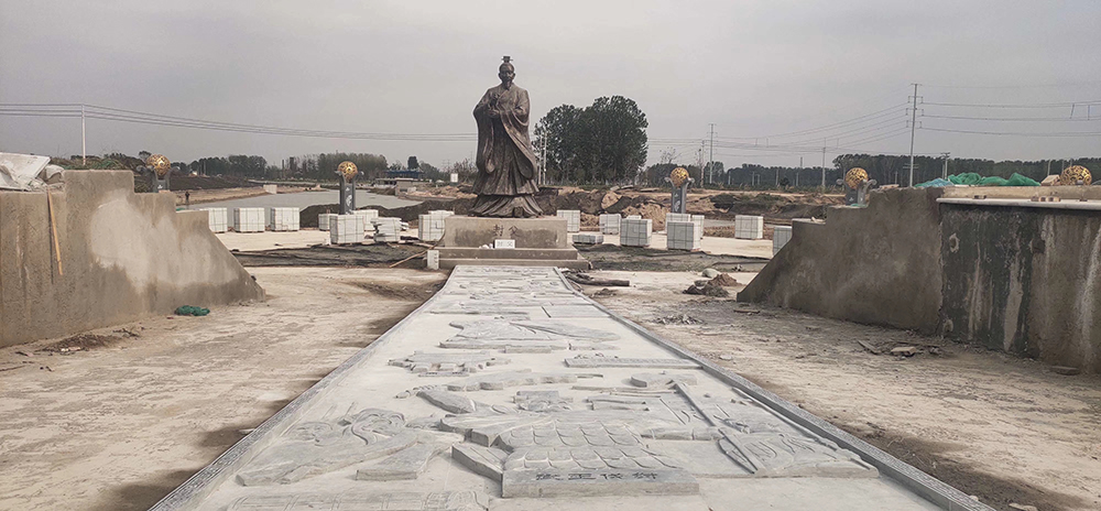 河南省新乡市公园雕塑