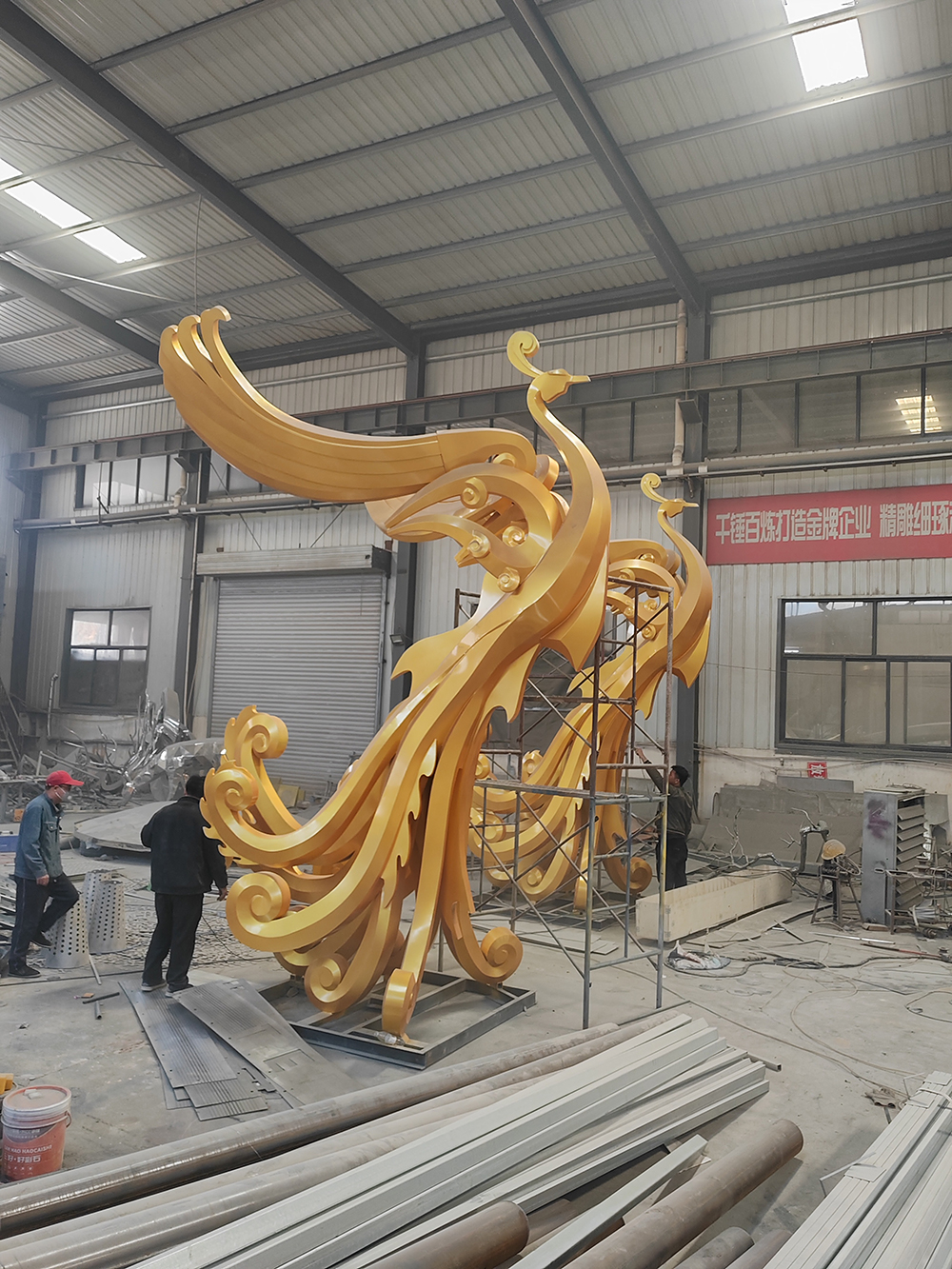 新疆喀什不锈钢凤凰五米高