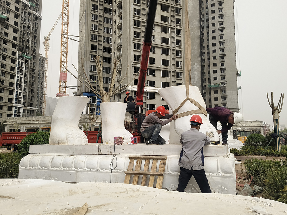 新疆喀什六米高汉白玉大象